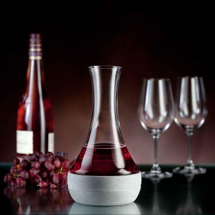 hukka-rotwein-carafina-stilleben
