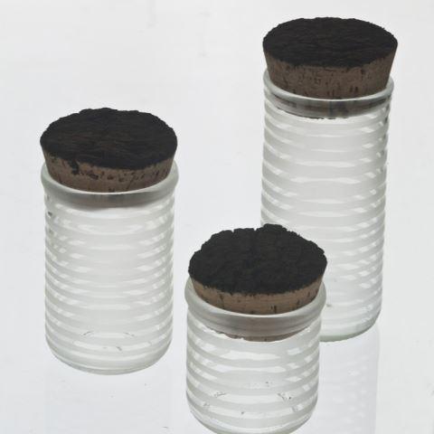 Vorratsdode-aus-glas-mit-korkendeckel