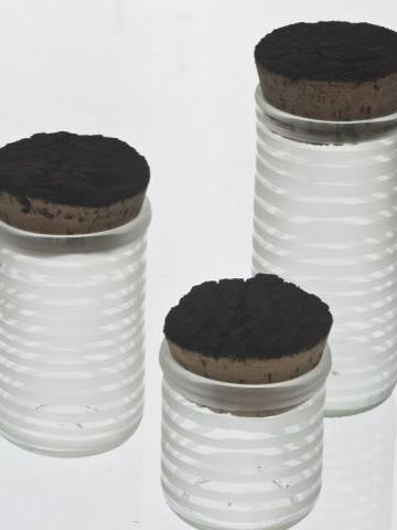 Vorratsdode-aus-glas-mit-korkendeckel