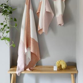 lapuankankurit_terva_handtücher_weiss_rost_rosa
