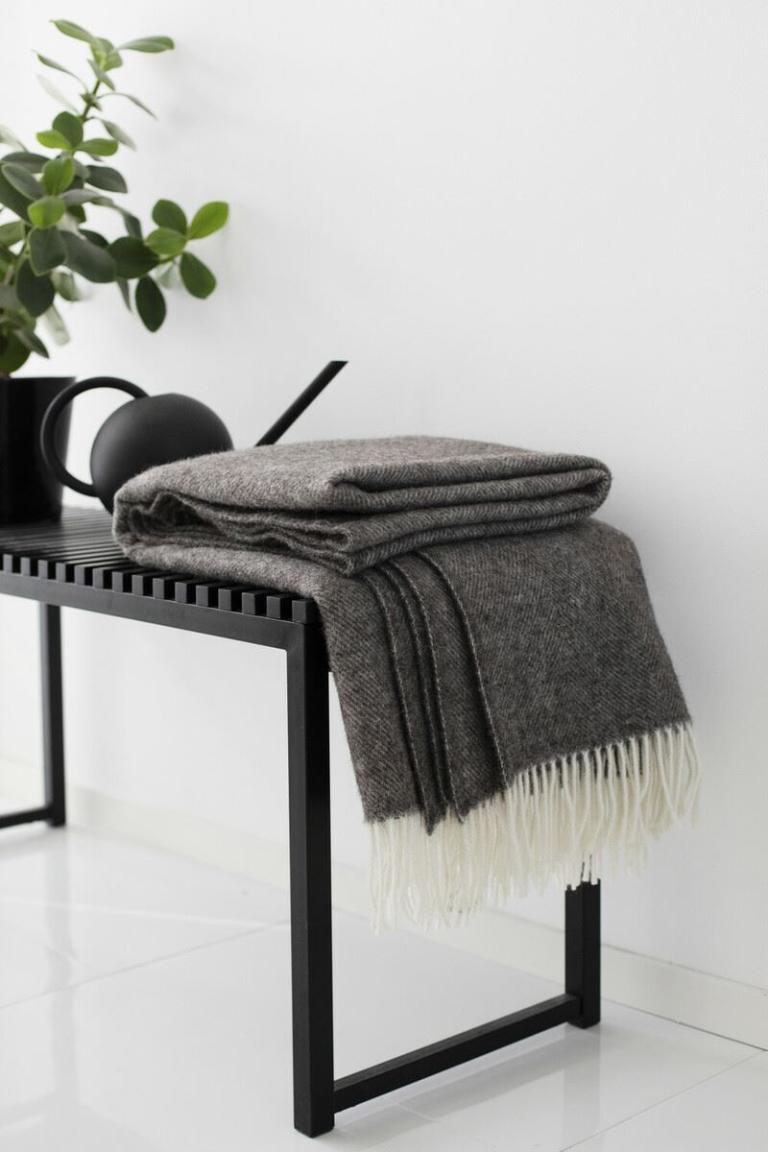 lapuankankurit_arvo_blanket_white-melange_brown